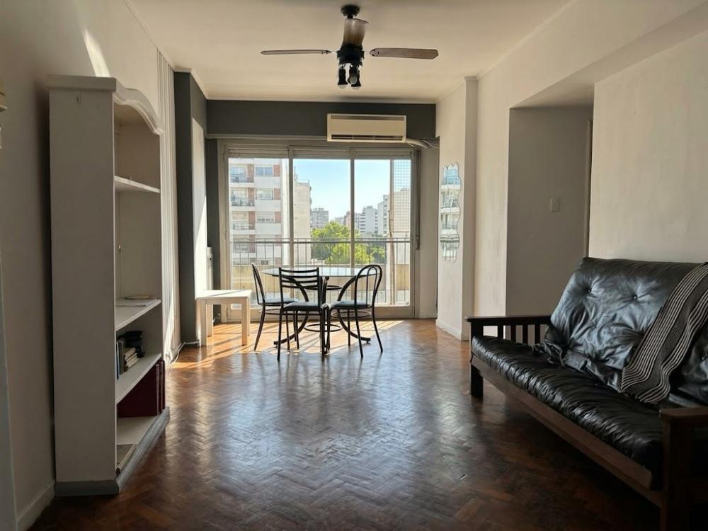 Hipólito Yrigoyen 2414, Balvanera