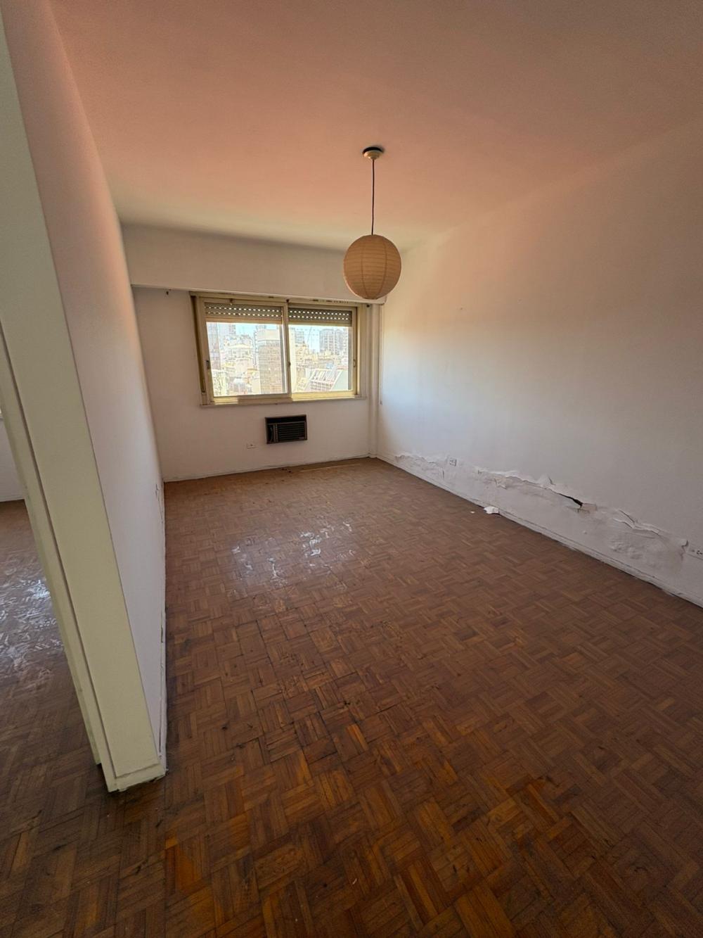 Av. de Mayo 821, Monserrat