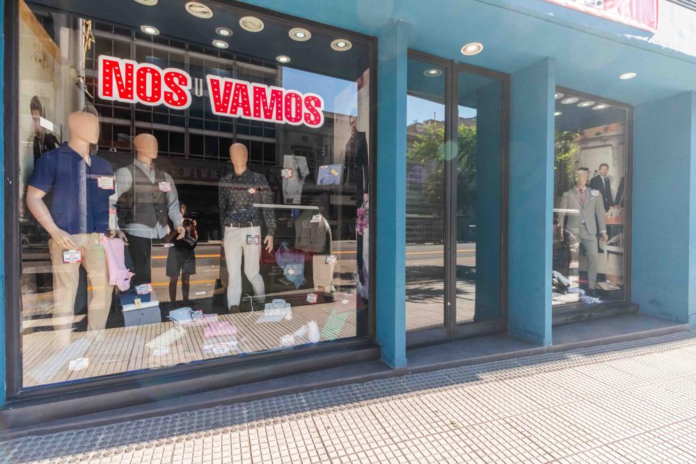 Recoleta - Av. Santa Fe 1549 - LOCAL EN ALQUILER