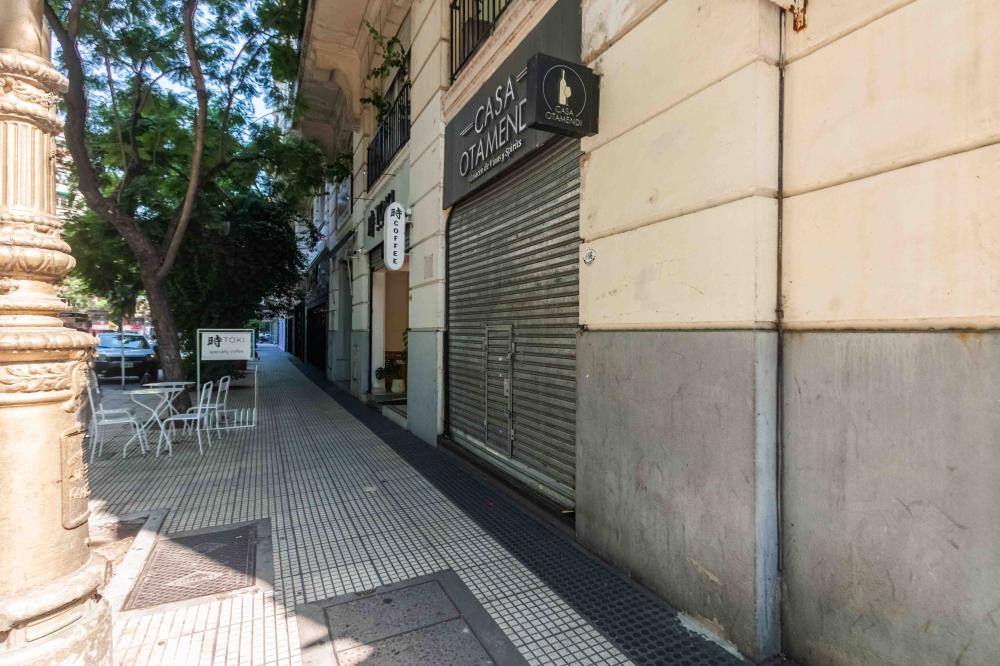Plaza San Martín - Marcelo T. de Alvear 662 - LOCAL EN ALQUILER