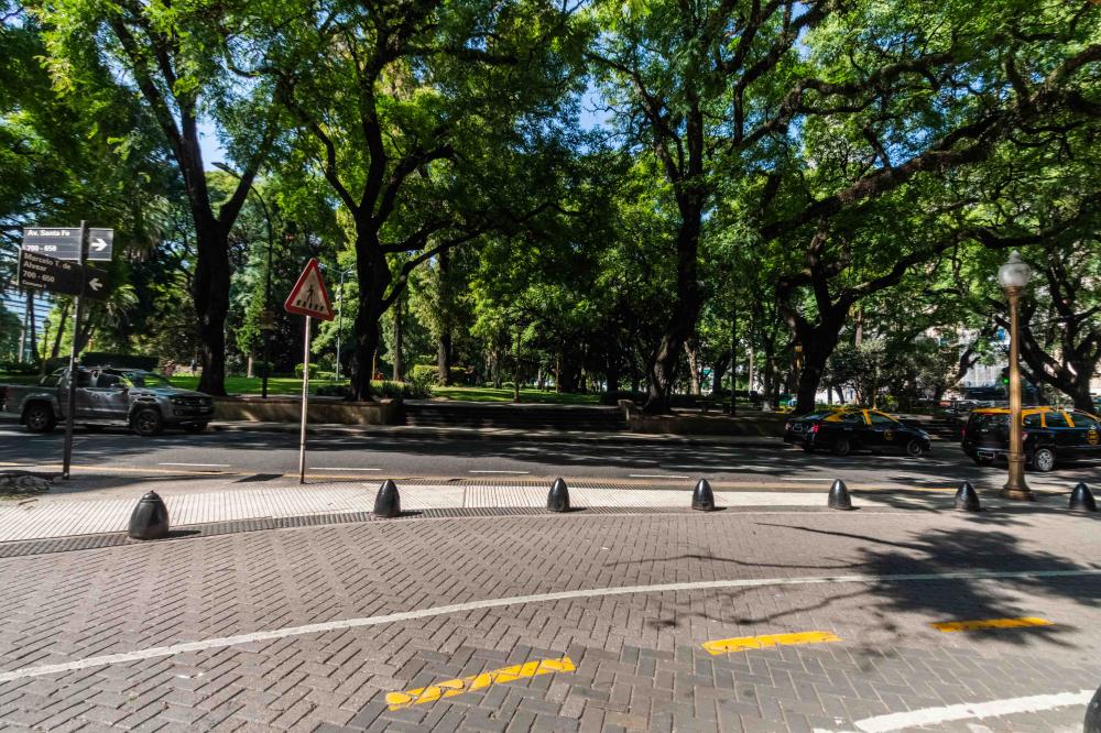 Plaza San Martín - Marcelo T. de Alvear 662 - LOCAL EN ALQUILER