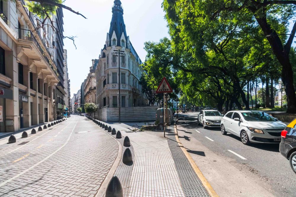 Plaza San Martín - Marcelo T. de Alvear 662 - LOCAL EN ALQUILER