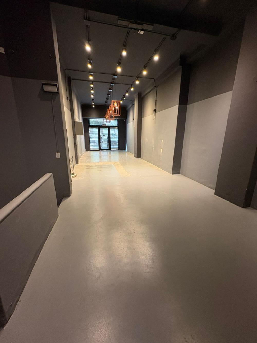 Plaza San Martín - Marcelo T. de Alvear 662 - LOCAL EN ALQUILER